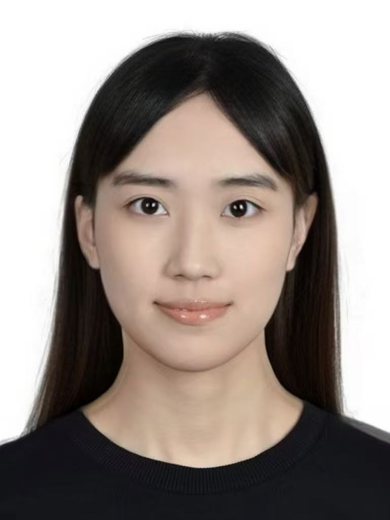 彭泳盈个人照片